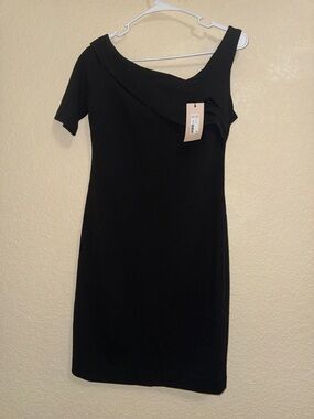 ST. studio Black One-Shoulder Short Sleeve Sheath Dress